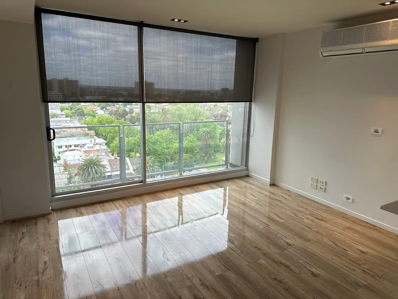 Living area window clean - House Bond Cleaning – Wynnum, Manly, Wynnum West and Lota by Prestine Bond Cleaning