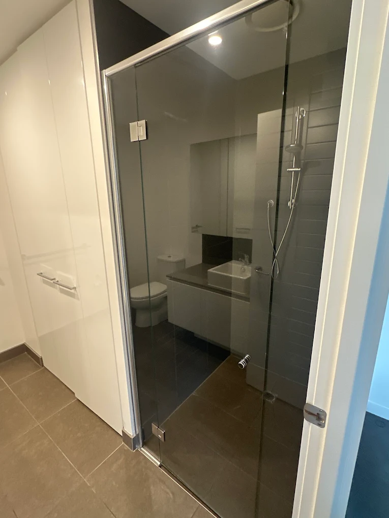 Shower glass clean - Kitchen Cleaning – Wynnum, Manly, Wynnum West and Lota by Prestine Bond Cleaning