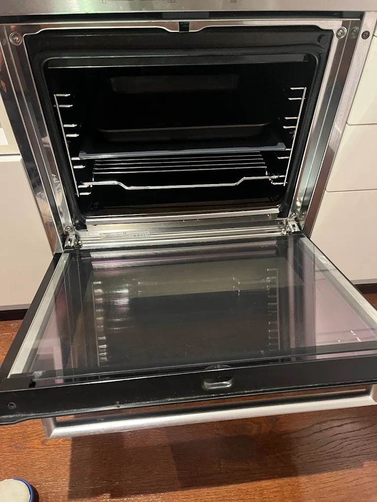 Oven deep clean - Commercial Cleaning – Wynnum, Manly, Wynnum West and Lota by Prestine Bond Cleaning